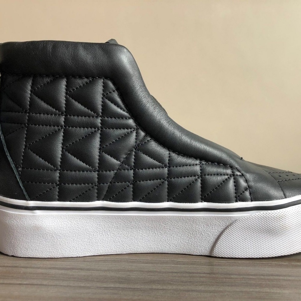 VANS X KARL LAGERFELD SK8-HI LACELESS SKATE SHOES - Picture 4 of 8